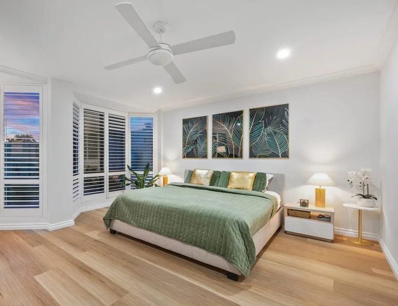 Empty room before virtual staging